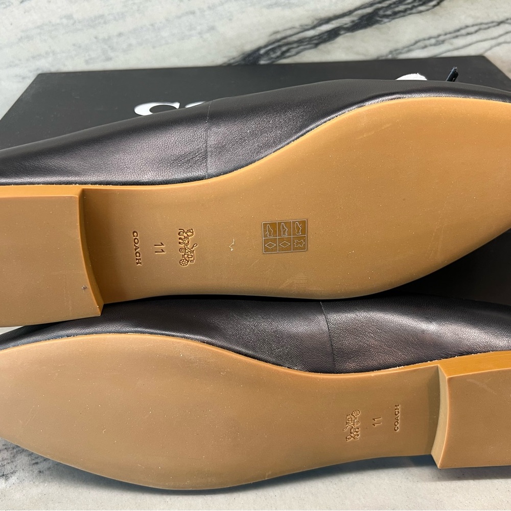 Elegant Coach Black Leather Ballet Flats - Picture 4 of 9